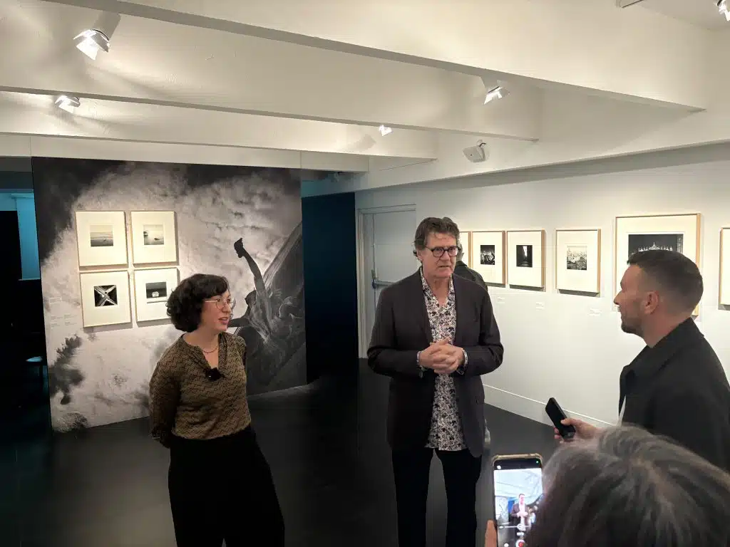 Présentation de l’exposition par Michael Kenna © Alessandro Legros